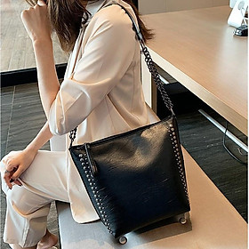 Túi nữ đeo chéo màu đen VBA120 kiểu dáng sang trọng lịch lãm