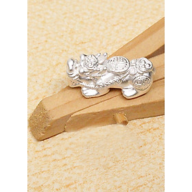 Charm bạc tỳ hưu xỏ ngang - Ngọc Quý Gemstones