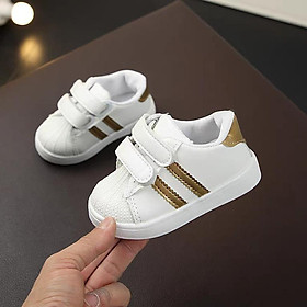 Giày thể thao bé trai bé gái - Giày quai dán chất da PU màu trắng 2 vạch siêu xinh đế mềm nhẹ cho bé mẫu mới nhất M208
