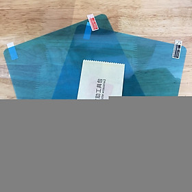 Miếng dán gương chống nước trên cửa kính ô tô