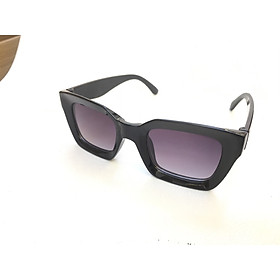 Kính râm nữ dáng vuông thời trang 5157-đen
