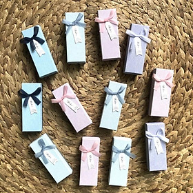 Hộp đựng son gắn nơ đẹp ấn tượng màu giao ngẫu nhiên