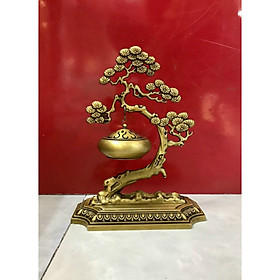 Xông trầm treo trên cây tùng vàng (kt 24x19cm)