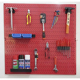 Tấm lưới pegboard đôi màu đỏ kèm phụ kiện treo tường 