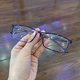 Gọng kính cận mắt vuông , gọng mảnh siêu nhẹ. nhựa dẻo vừa ( hơi cứng ) siêu nhẹ, mảnh đeo hợp thời trang