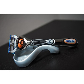 Dao cạo râu Gillette Fusion 5 lưỡi