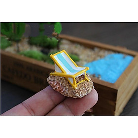 Mô hình ghế xếp trên bãi biển dùng trang trí tiểu cảnh, terrarium, DIY