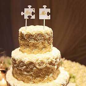 2pcs Mrs Mr Wooden Cake Topper Sticks Wedding Cake Photo Props