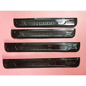 Bộ Nẹp Bước Chân Lên Xuống Vân Titan Cho Ô Tô Kia Rondo