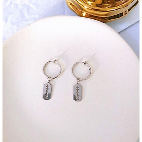 Đôi bông tai thiết kế dao tem số lượng có hạn