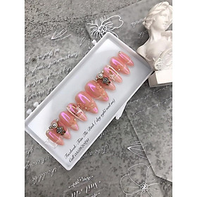 Nail Box  Thiết Kế _  đính charm gấu _ thiết kế hót trend   _phom bầu ( tròn)