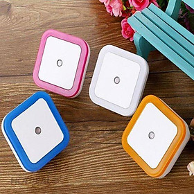 Mua Đèn ngủ vuông cảm ứng ánh sáng- màu ngẫu nhiên