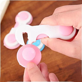 Mua Dụng Cụ Khóa Tủ An Toàn Cho Bé