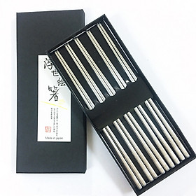 Set 5 đũa ăn Nhật Bản inox 304 mẫu hoa văn đặc ruột đầu đũa có khía chống trơn (giao mẫu ngẫu nhiên)