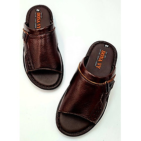 Dép nam da bò thiết kế Ô VUÔNG tạo điểm nhấn đẹp mắt cho người mang, đế siêu nhẹ đặc biệt được may full đế bao chắc chắn