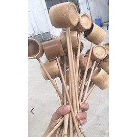 Mua Gáo múc rượu bằng tre