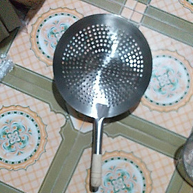 Mua Vợt inox lỗ / chao xương inox cỡ 24cm/26cm/28cm/30cm -hàng đẹp