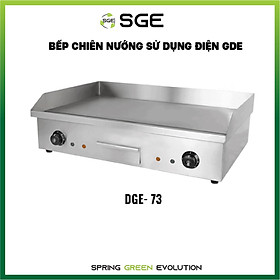 Mua Bếp Chiên Nướng Sử Dụng Điện GDE73. Giá Cả Phải Chăng  Phù Hợp Với Các Quán Ăn  Nhà Hàng Hay Doanh Nghiệp Vừa Và Nhỏ. Có Thể Nướng Thịt  Làm Hamberger  Các Món Xào. Hàng Nhập Khẩu Chính Hãng SGE Thailand