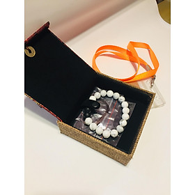 Combo Vòng Đeo Tay Phong Thủy Đá Núi Lửa Trắng Phối đen huyền bí, Hạt 10 Li, 19 hạt. Kèm hộp Gấm và dây xỏ dự phòng.