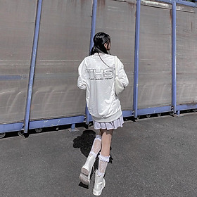 TeeHolic Áo Sweater Form Rộng In Logo THS Màu Đen Trắng
