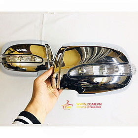 Ốp gương chiếu hậu Toyota Innova 2008 - 2015 loại có đèn xi nhan
