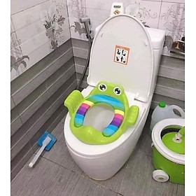 Bệ lót thu nhỏ bồn cầu hình ếch có tay vịn cho bé,bệ toilet,đệm lót bồn cầu vệ sinh cho bé