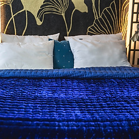 Chăn Nhung Lụa Chần Bông Điều Hòa Cao Cấp Dùng Bốn Mùa - Chăn Khâu Sa Hạt Màu Mastrict Blue I Silk Velvet Blanket