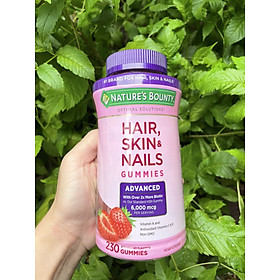 Kẹo dẻo bổ sung biotin đẹp da, tóc, móng Nature's Bounty Hair, Skin & Nails Gummies 230 Viên (Vị dâu) - Nhập khẩu Mỹ