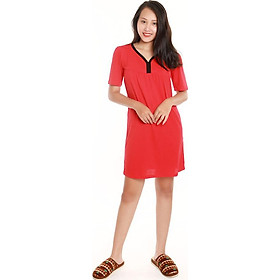 Váy nữ Narsis B4002 kiểu dáng sát nách, Màu đỏ lôi cuốn, được sản xuất với chất liệu 100% Cotton cao cấp, Mềm mại thoáng mát, Sản phẩm được sản xuất tại Việt Nam bởi hãng thời trang nổi tiếng NARSIS