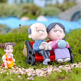 Mua KHO-HN * Mô hình hai ông bà ngồi ghế đọc sách đan len trang trí tiểu cảnh  chụp ảnh ngoại cảnh  móc chìa khóa  DIY