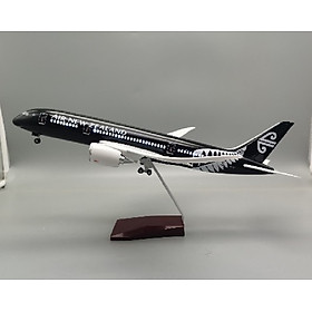 Mô hình máy bay Air Newzealand B777 có bánh xe và led màu đen 47cm