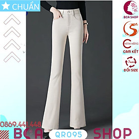 Quần jean nữ ống loe QRO95 ROSATA tại BCASHOP dáng dài thêu hoa, lưng cao 1 nút, phom chuẩn, chất liệu jean - kem