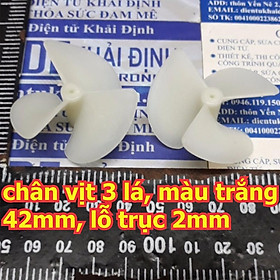Mua chân vịt tàu thủy mô hình 3 lá  3 cánh màu trắng nhựa cứng (bộ 2 cánh thuận nghịch) 42mm  lỗ trục 2mm kde5486