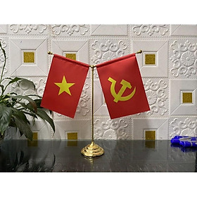 Mua cờ để bàn tổ quốc và đảng