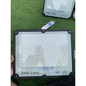 Mua Đèn Năng lượng mặt trời Chống Lóa 300W