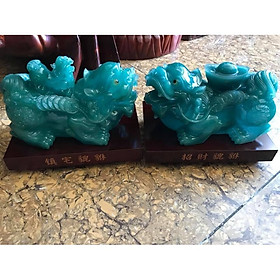 Mua Cặp Tỳ Hưu Phong Thủy Xanh Ngọc Đậm Đẹp cõng Tỳ Hưu Thỏi Vàng công dụng thu tài hút lộc vào cho gia chủ Kích thước Dài 20cm Cao 15cm hợp Anh Chị mệnh Thủy Mộc Hỏa trưng ạ