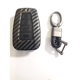 Ốp nhựa carbon lót silicon bọc, bảo vệ chìa khóa xe Toyota Camry 2019 - 2020 kèm móc đeo INOX