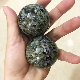 Bi lăn tay đá Jade ngọc của Việt Nam