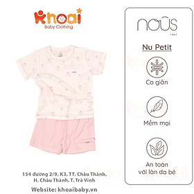 Bộ cài vai cộc Nous kẻ hồng trắng hình quả dâu - Chất liệu Nu Petit 95% cotton thiên nhiên