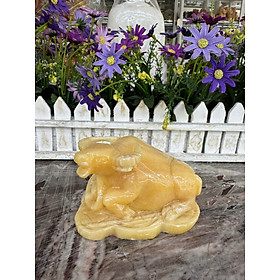 Tượng con trâu giáp phong thủy đá ngọc hoàng long đặt bàn làm việc - Dài 11 cm