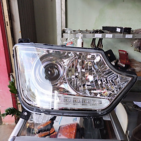 Đèn pha xe tải Thaco Auman 3 chân C240, Trái phải khác nhau, 24V, bóng Bi, có dải 10 LED . Hàng siêu đẹp
