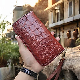 Ví dài 1 khóa gọn nhẹ dễ sử dụng. Da bụng cá sấu trơn!