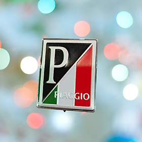 Logo dành cho xe Piaggio - Chữ P trắng nền cờ Italy - 8830z.