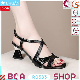 Xăng đan nữ hở mũi màu đen 5p RO583 ROSATA tại BCASHOP độc lạ với gót tam giác và viên châu trắng sang trọng