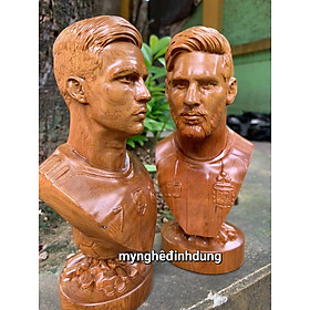Mua Điêu khắc chân dung Cristiano Ronado bằng gỗ hương đá đẹp long lanh cao 20x10x9cm