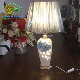 Mua Đèn để bàn  đèn bàn thân gốm trắng hoa nổi cao cấp A002