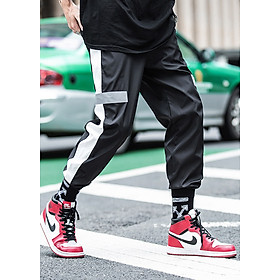 Quần jogger nam màu đen sọc trắng QDN003