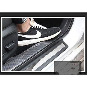 Nẹp carbon chống trầy xướt và trang trí xe hơi, xe ô tô cuộn dài dài 2,5m