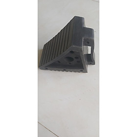 Hình ảnh CỤC CHÈN CHẶN BÁNH XE CẦM TAY CAO SU 17x15x19CM