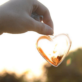 TRÁI TIM rỗng trong suốt trang trí (có thể để phụ kiện vào trong)